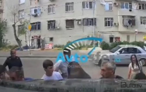 Kişilərin gücü çatmadı, köməyə qadın gəldi... - Video
