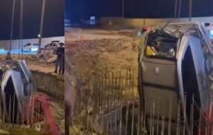 Bakıda maşın kanalizasiya kollektoruna düşdü - Video