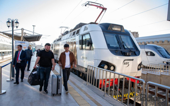  Tbilisi qatarlarında sərnişin tutumu artırılır - Biletlər satışdadır  