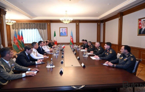 Zakir Həsənov italiyalı admiralı qəbul etdi