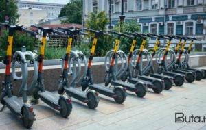 “28 Mall”un qarşısında skuterdən yıxıldı, öldü