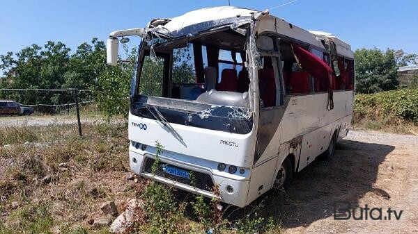  Hacıqabulda sərnişin avtobusu aşdı: 21 yaralı  
