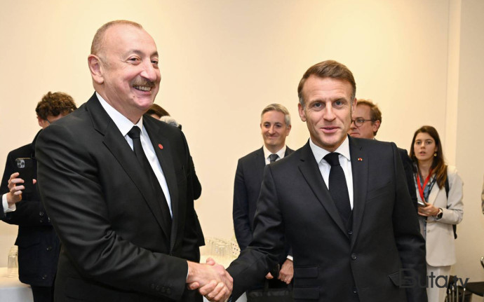 İlham Əliyev Makronu təbrik etdi  