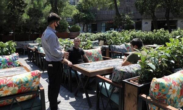  Kütləvi zəhərlənmə olan restoran bu vəzifəli şəxsin imiş  