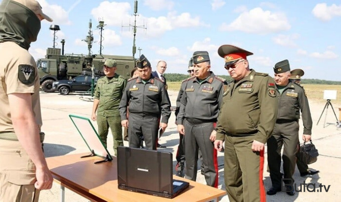  Kərim Vəliyev Belarusda hərbi obyektləri ziyarət etdi  