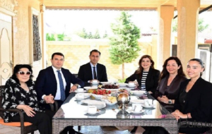 Nazir Flora Kərimovanı evində ziyarət etdi