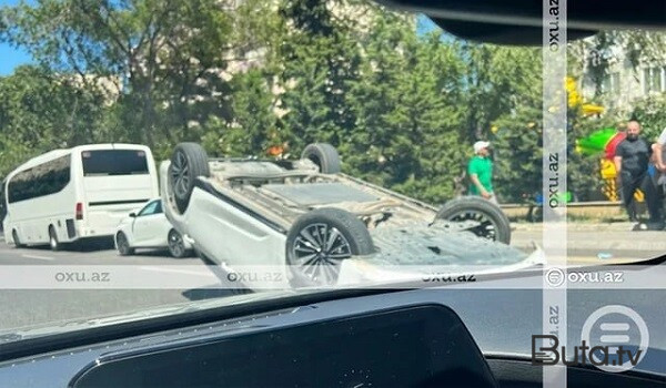  15 yaşlı oğlan anasının maşınını qaçıraraq qəza törətdi  