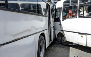 İki avtobus toqquşdu: Xəsarət alanların son vəziyyəti...