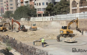 Bakıda binanın altından metroya keçid inşa edilir - Video