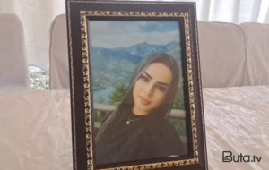 “Namus məsələsidirsə, qızımı öldürəndən sonra kartı niyə götürüb?”