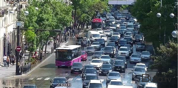  Yol polisi skuterçini faciədən xilas etdi - Video  