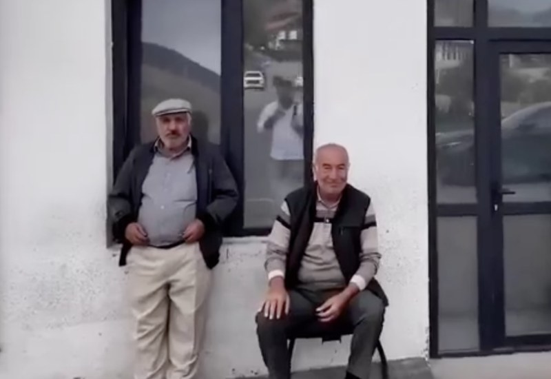  Laçında sınıq-salxaq qocalar qalıb - Laçın sakini 