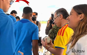 Kolumbiya prezidentinin qızını “iqnor” etdi, gündəm oldu - Video
