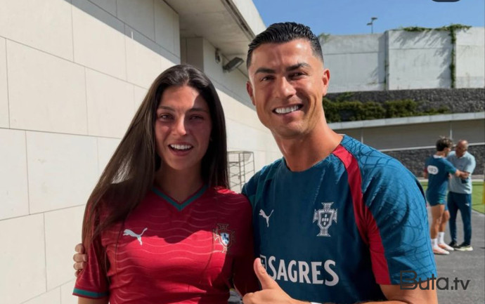  Ronaldonu görəndə göz yaşlarını saxlaya bilmədi - Video  