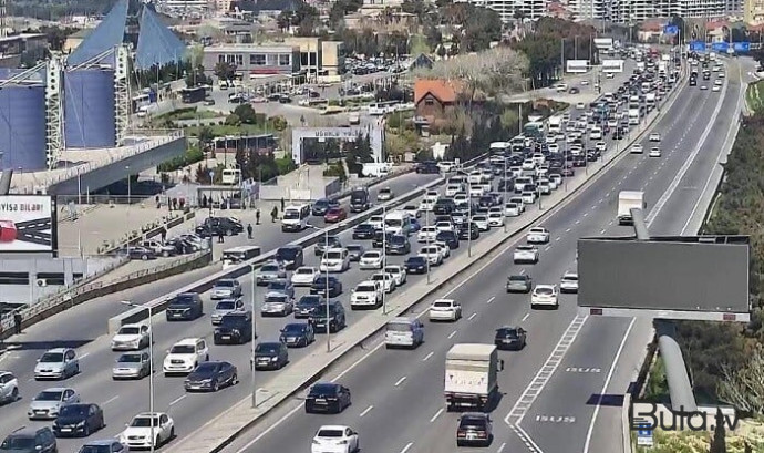  İş saatlarının dəyişdirilməsi: Bakıda tıxac azaldacaq?  