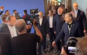 İran heyəti ABŞ nümayəndələri ilə şəkil çəkdirməkdən imtina etdi - Video