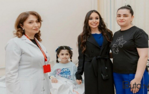 Leyla Əliyeva Bakıda Uşaq Klinik Xəstəxanasını ziyarət etdi