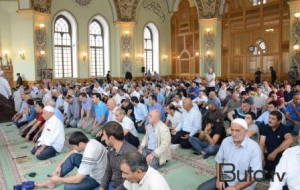 Bayram namazı qılındı