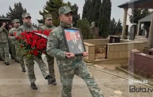 Ehtiyatda olan polkovnik qəfil öldü - Video