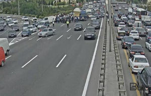 Aeroport şosesində qəza: sıxlıq yarandı