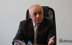 Əli Əsədov yeni qərar imzaladı