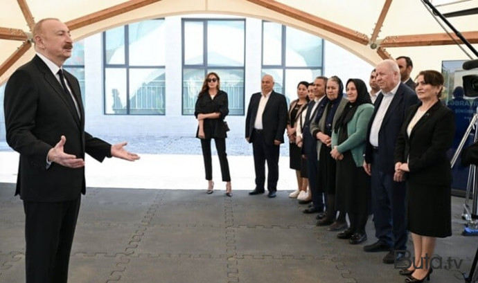  İlham Əliyev və xanımı Şükürbəyli sakinləri ilə görüşdü  