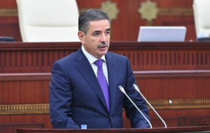 General Milli Məclisdə hesabat verir