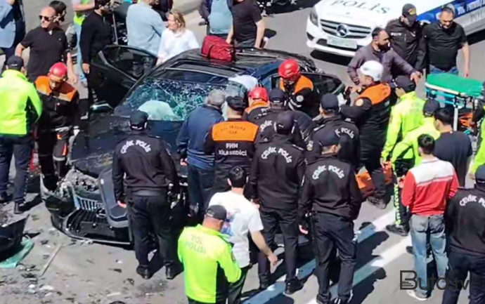  “Gənclik”dəki tuneldə ağır qəza, yaralı var - Video - Yenilənib Yaralılar var 
