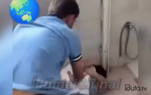 Şagird sinif yoldaşlarını hər gün döyür? - Video - Yenilənib