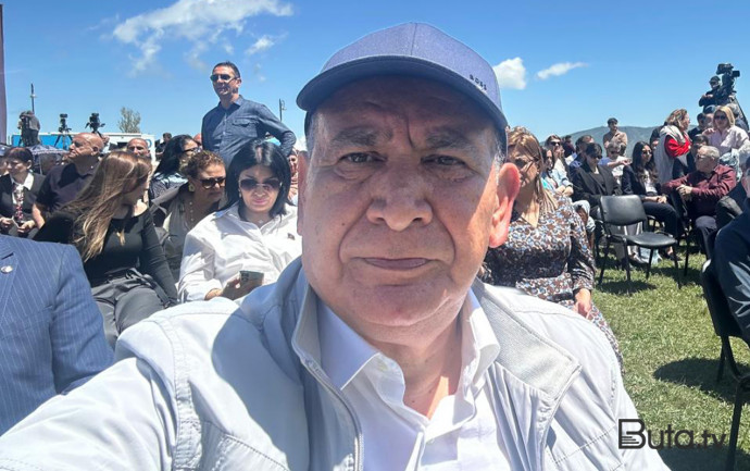  Amerikalıya tar, yapona saz çalmağı öyrədirik...  