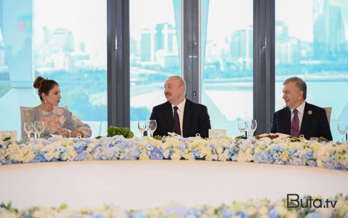  Prezident xanımı ilə “Gülüstan” sarayında ziyafətə qatıldı - Fotolar+Video  