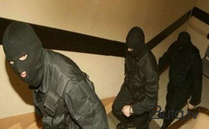  Bakıda evə basqın: Ər və arvadı öldürüldü  