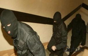 Bakıda evə basqın: Ər və arvadı öldürüldü