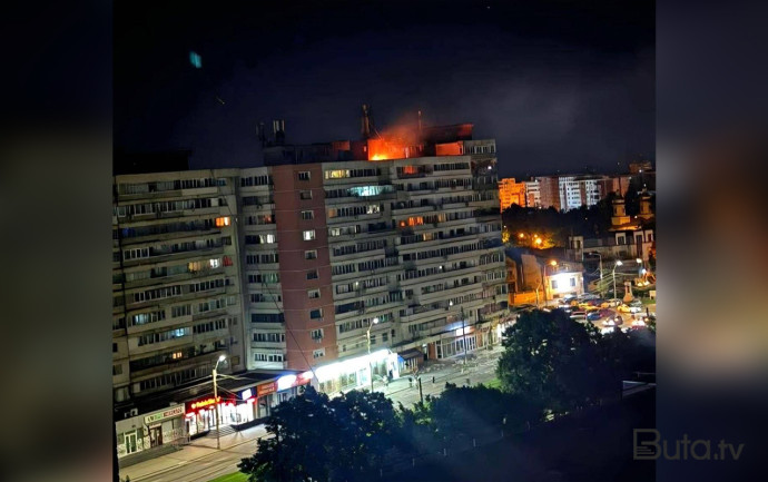  Rumıniyada PUA yaşayış binasına belə çırpıldı - Yaralılar var-Video  