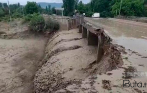 Sel körpünü dağıtdı, rayona gedən əsas yol bağlandı - Video