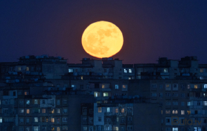 Bakı səmasında nadir görüntü - Fotolar