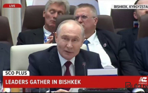 Putin çıxış etdi, Peskov yuxuladı - Video