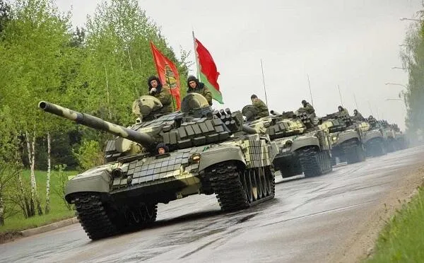Belarus hərbçiləri Latviyaya daxil oldu - Təcili
