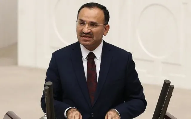 Bəkir Bozdağ istefa verdi