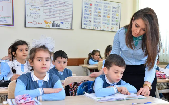 Nazirlər Kabineti müəllimlər üçün geyim qaydalarını və tələbləri müəyyən etdi