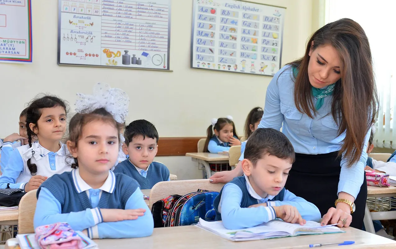 Nazirlər Kabineti müəllimlər üçün geyim qaydalarını və tələbləri müəyyən etdi
