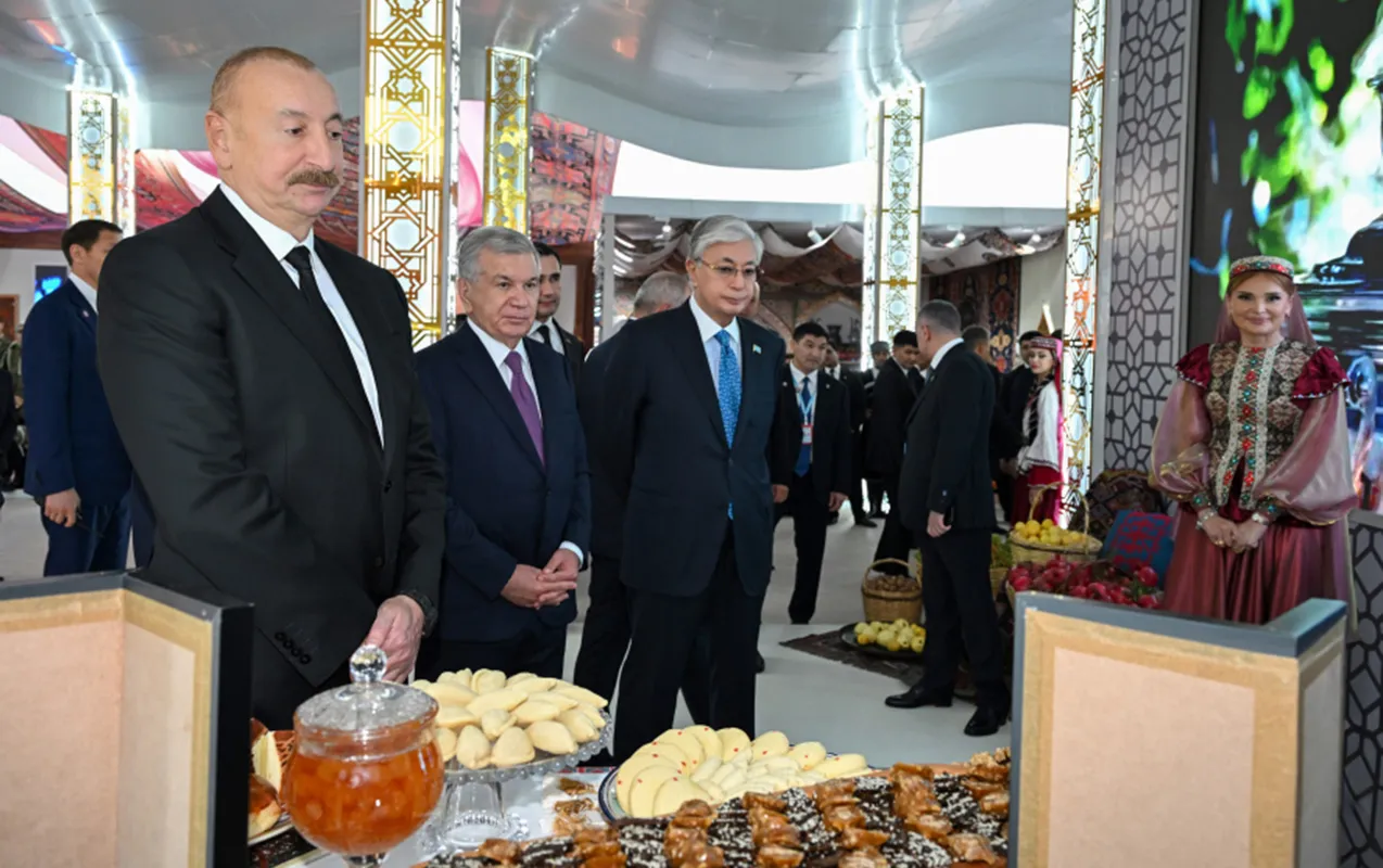 Şəkərbura, paxlava bəzək verir Türkmənbaşına... - Fotolar