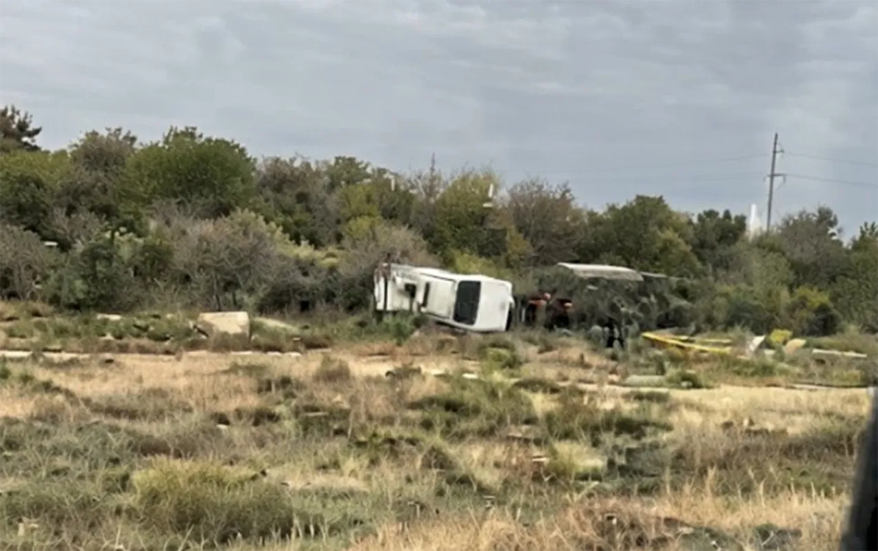 Qaradağda avtobus aşdı, yaralılar var - Video