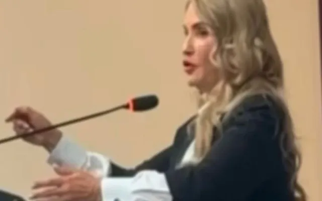 Hamı hörükləri ilə tanıyırdı - Timoşenko imicini dəyişdi