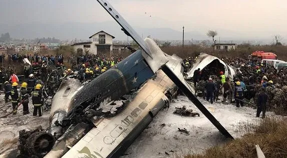 Pakistanda təyyarə qəzaya uğradı: 2 pilot həlak oldu