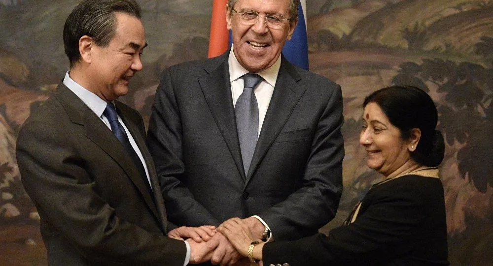 Lavrov Bakıda çinli həmkarı ilə görüşdü