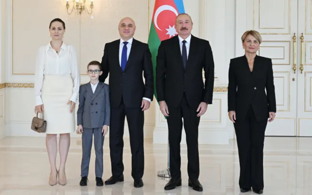 Yeni səfir ailəsi ilə Prezidentin qəbulunda - Fotolar