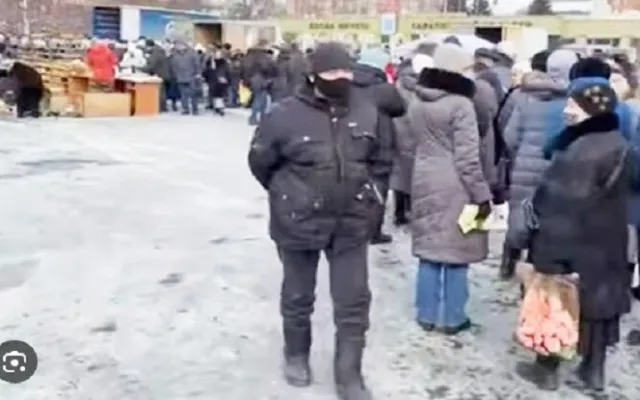 Rusiyada aclıq: insanlar ərzaq növbəsində... - Video