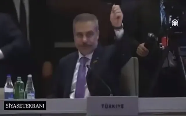 Fidanın Bakıdakı bu əl hərəkəti Türkiyəni qarışdırdı - Video