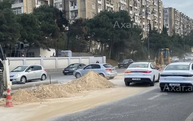 Bakıda 1.25 km boru “67 iş günü”nə çəkilir - Foto